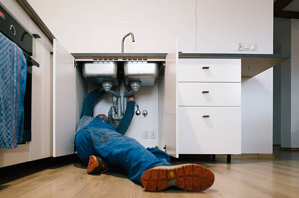 Professional Emergency Plumber technician working in Columbia, CA